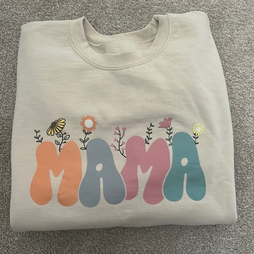Mama Crewneck!! So darling!